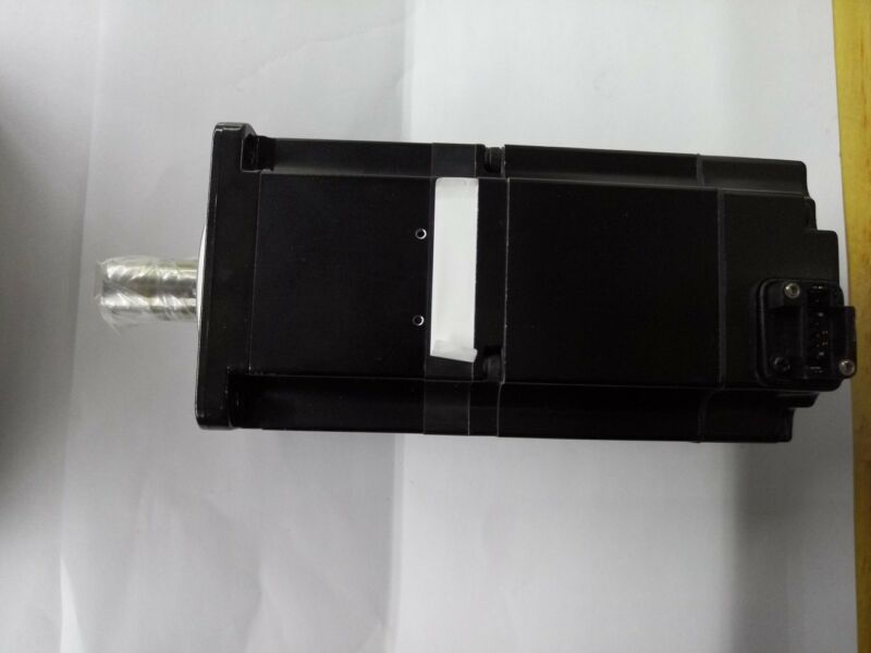 NEW ORIGINAL YASKAWA AC SERVO MOTOR SGMAS-04A2A21 EXPEDITED SHIPPING NEW ORIGINAL YASKAWA AC SERVO MOTOR SGMAS-04A2A21 EXPEDITED SHIPPING