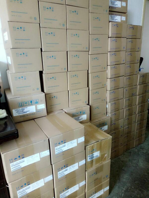 YASKAWA SGDH-15AE SGDH15AE NEW IN BOX 1PCS YASKAWA SGDH-15AE SGDH15AE NEW IN BOX 1PCS