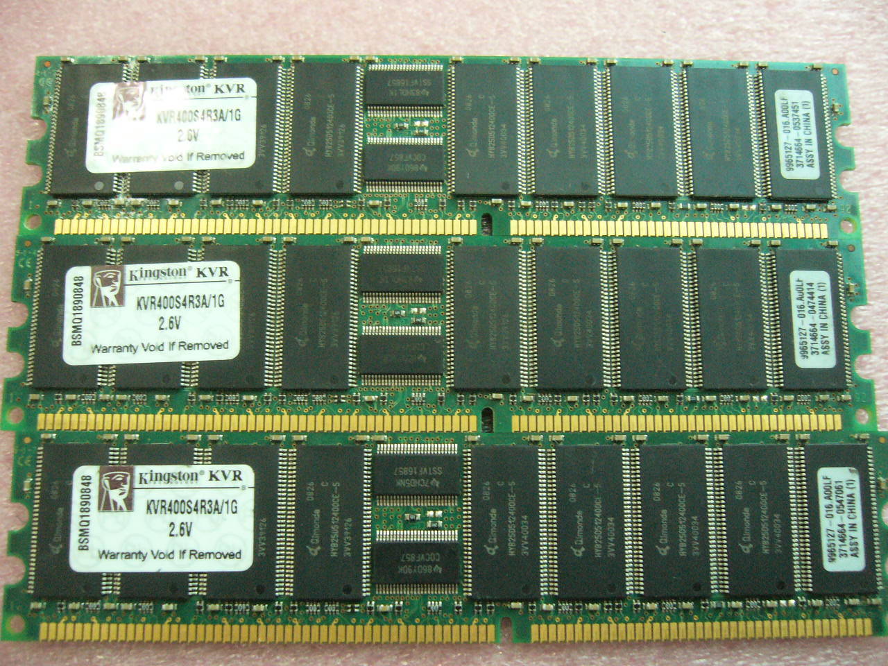 1x 1GB Kingston KVR400S4R3A/1G PC-3200R ECC Registered Server memory 1x 1GB Kingston KVR400S4R3A/1G PC-3200R ECC Registered Server memory